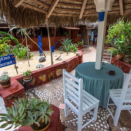 Chez Maggie Hotel & Restaurant Morondava Εξωτερικό φωτογραφία