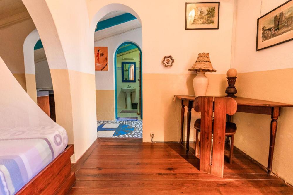 Chez Maggie Hotel & Restaurant Morondava Εξωτερικό φωτογραφία